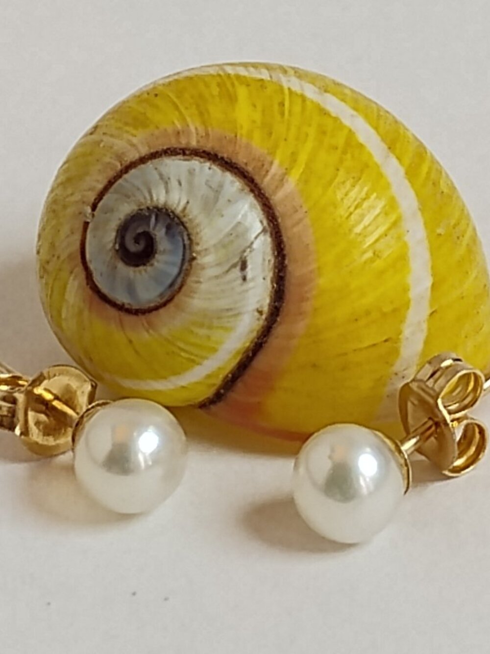 14K Solid Yellow Gold Stud Earrings 5mm Cultured AAA Pearls IRSCO Hallmarked